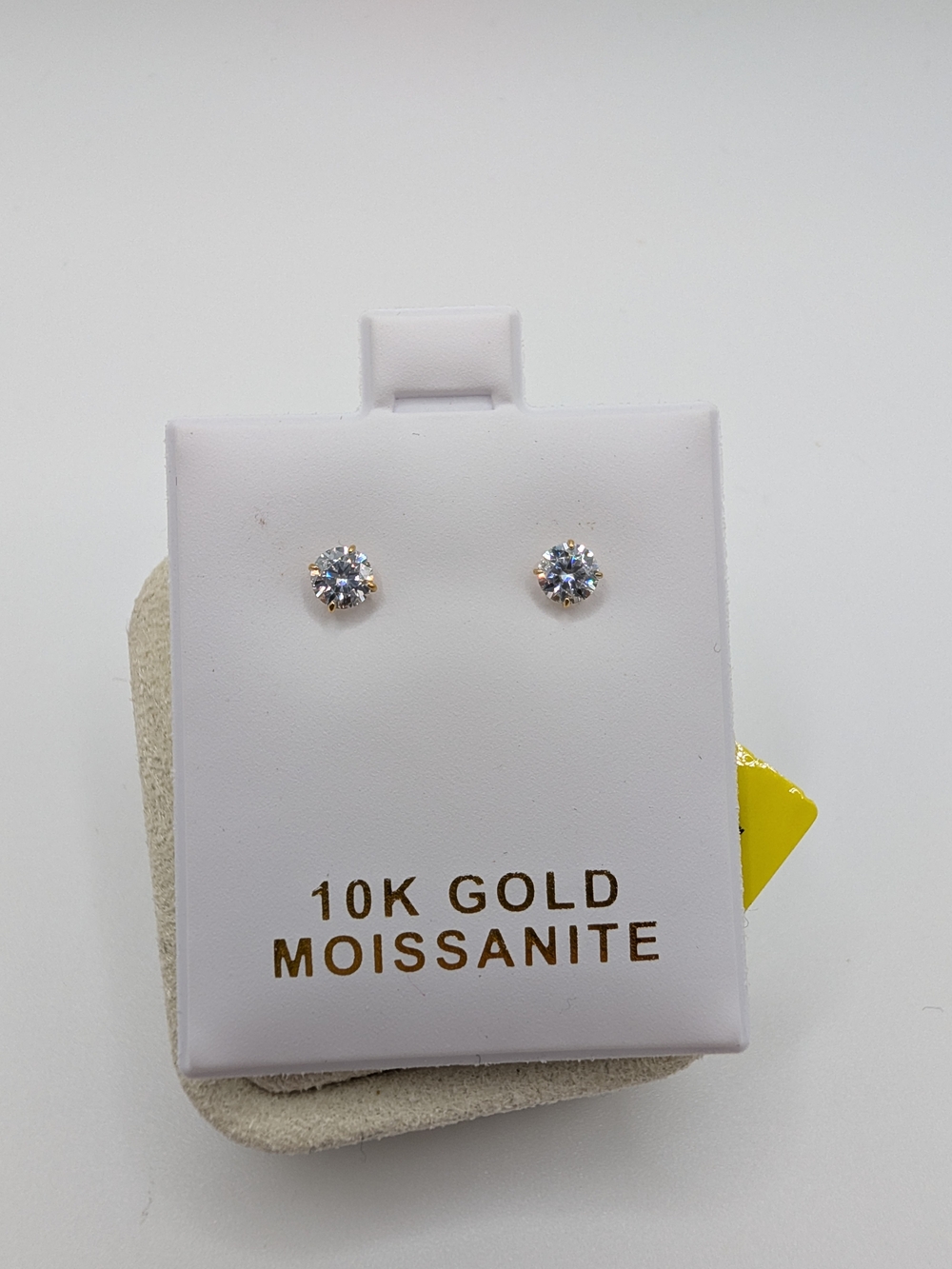​NWT 10K Solid Gold Moissanite Stud Earrings 0.50 CTTW 4mm VVS D Color
